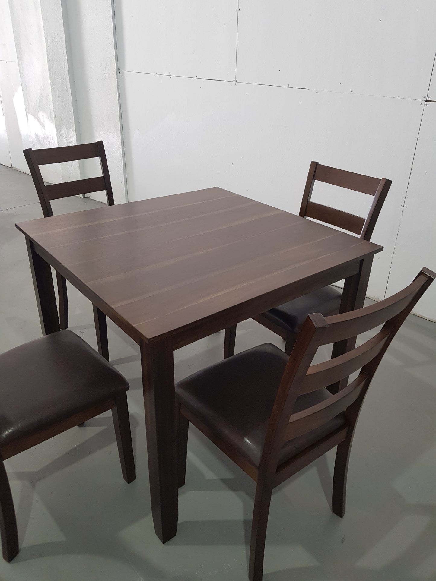 Gracefield 5PC Dining Table Set